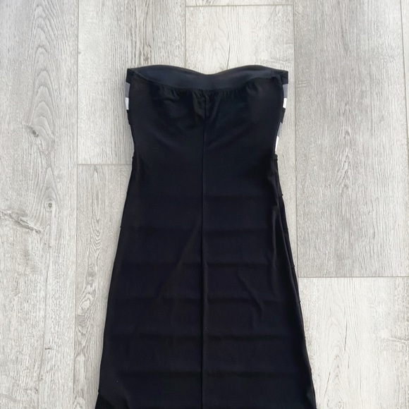 Le Chateau | Sweetheart Strapless Dress - Picture 7 of 7